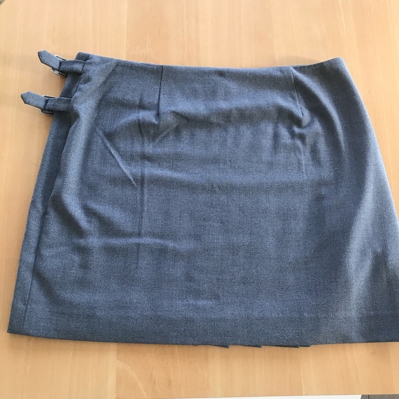 Caban/Club Monaco mini pleated ‘schoolgirl’ skirt. - Picture 2 of 3